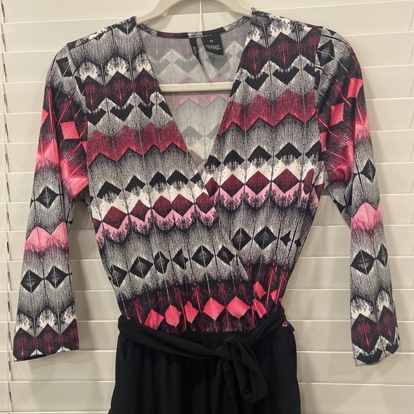 New Directions Adorable Black/Pink/White Geometric Polyester Jumpsuit sz. PS - Picture 3 of 8